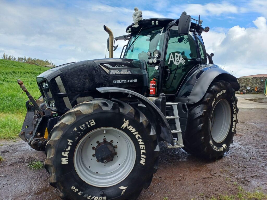 Deutz Fahr 7250 TTV Black Warrior